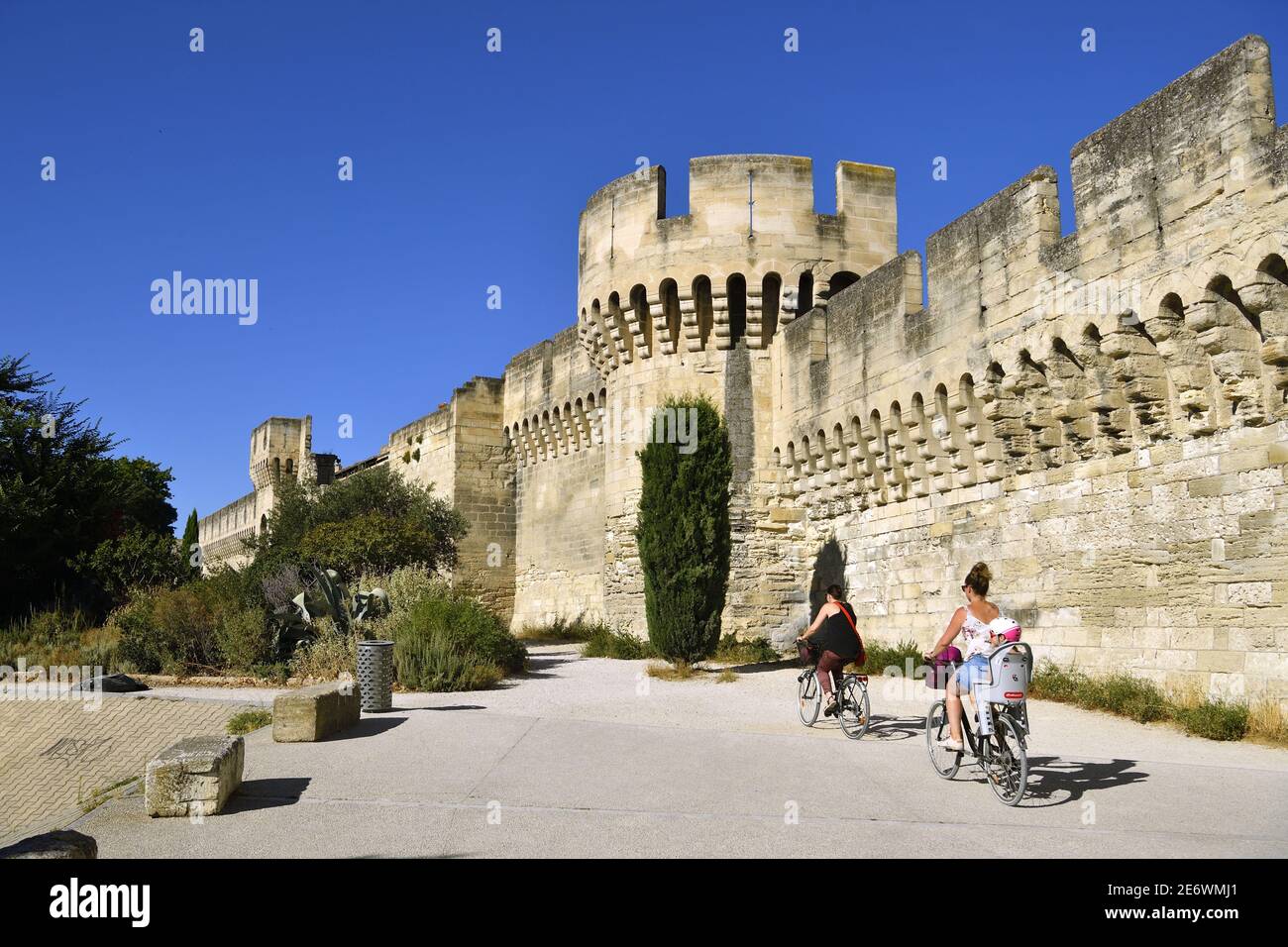 France, Vaucluse, Avignon, city wall, the ramparts Stock Photo - Alamy