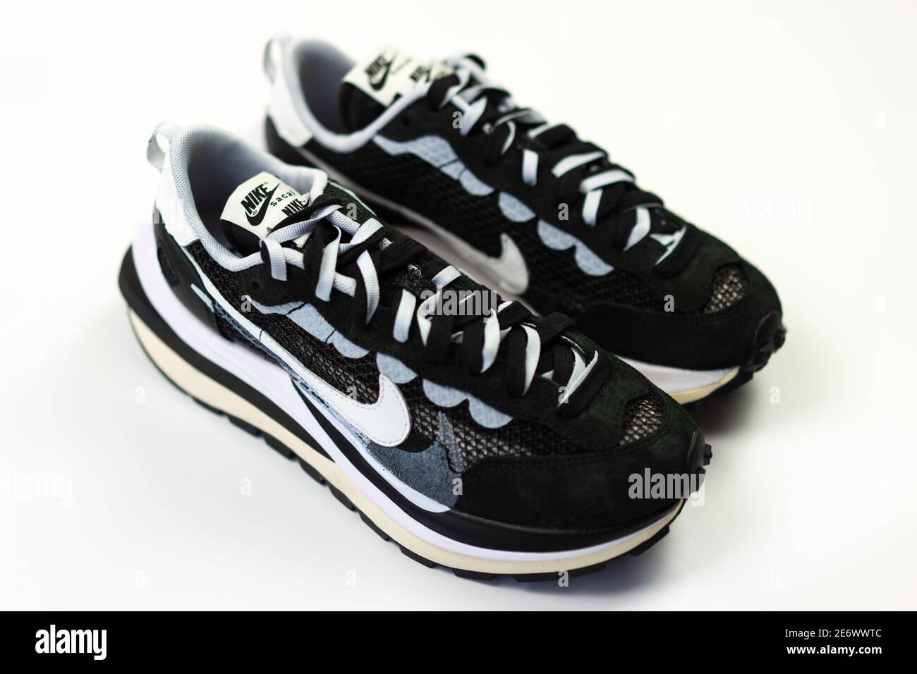 stock nike sacai