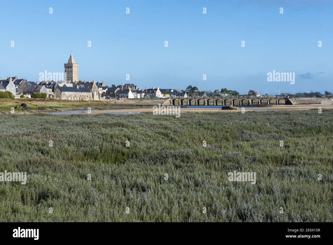 France, Manche, Cotentin, Portbail, harbour of Portbail at low tide, schorre Stock Photo