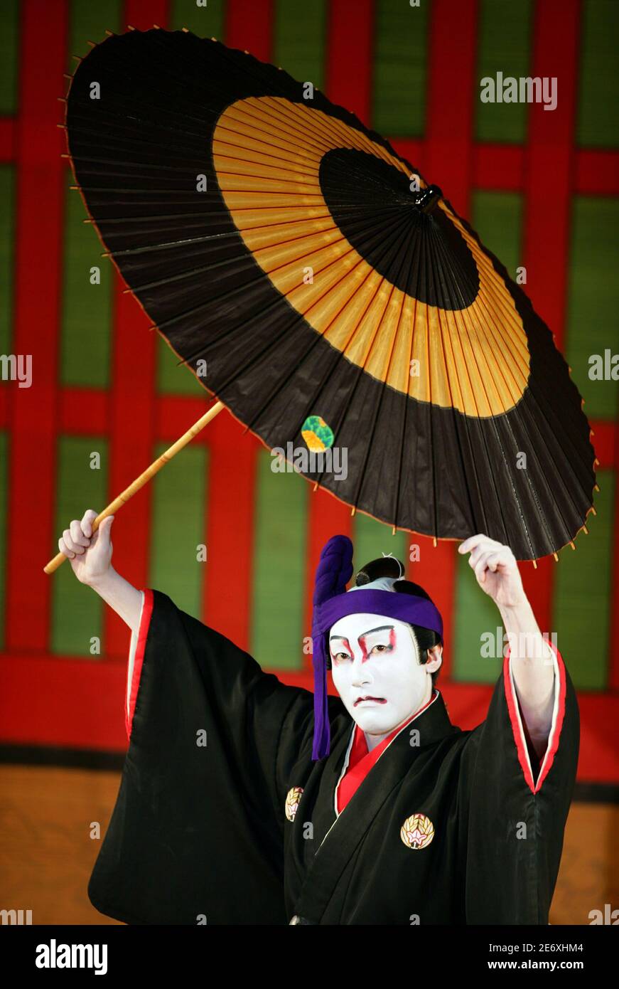 Tokyo kabuki dance hires stock photography and images Alamy
