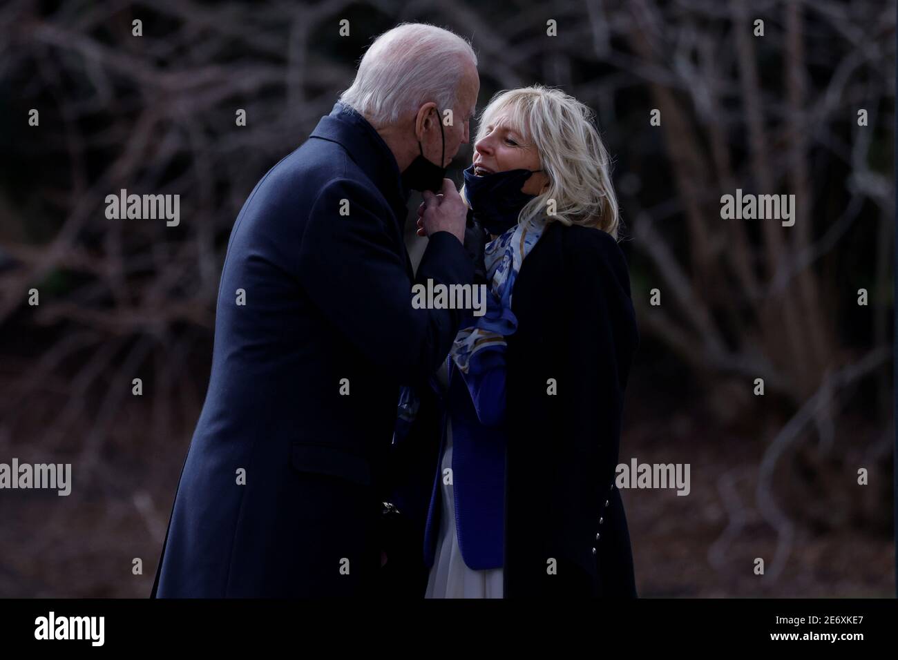 Page 2 Kiss Goodbye High Resolution Stock Photography And Images Alamy Page 2 Kiss Goodbye High Resolution Stock Photography And Images Alamy