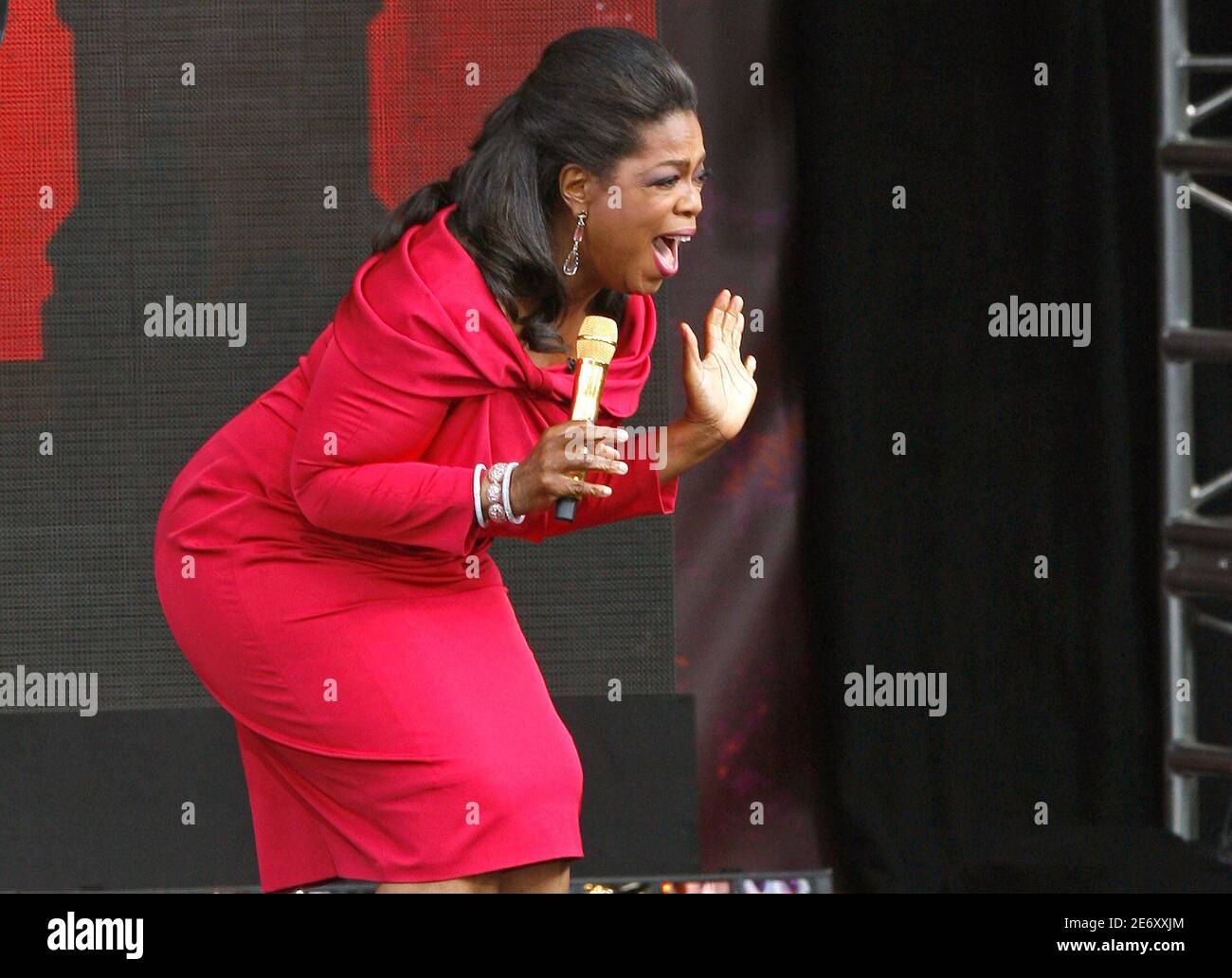 The oprah winfrey show audience hi-res stock photography and images - Alamy