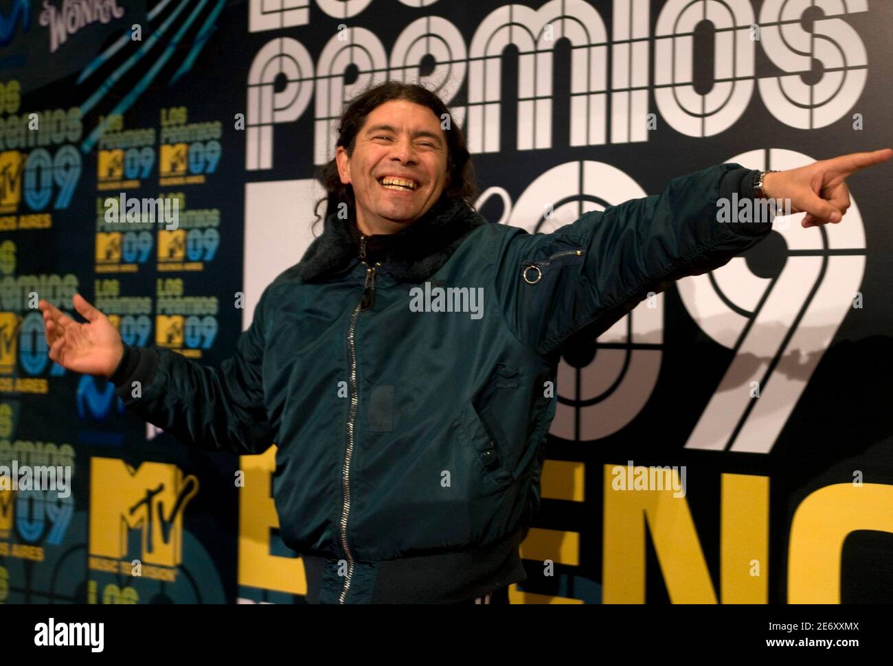 Singer Pablo Lescano of the band Damas Gratis poses on the red carpet at  the 2009 MTV Latin Music Awards in Buenos Aires September 30, 2009.  REUTERS/Enrique Marcarian (ARGENTINA ENTERTAINMENT Stock Photo - Alamy