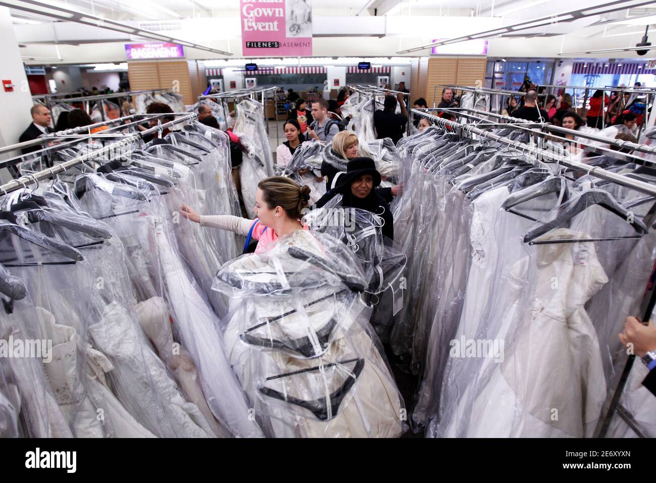 Filene's basement hires stock photography and images Alamy