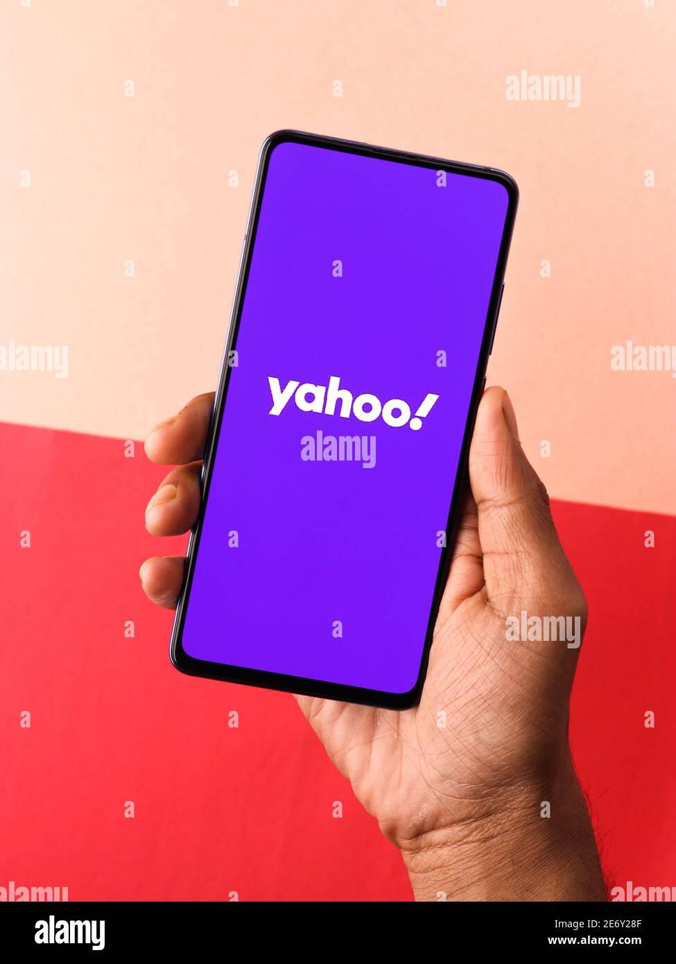 Yahoo new logo hi-res stock photography and images - Alamy