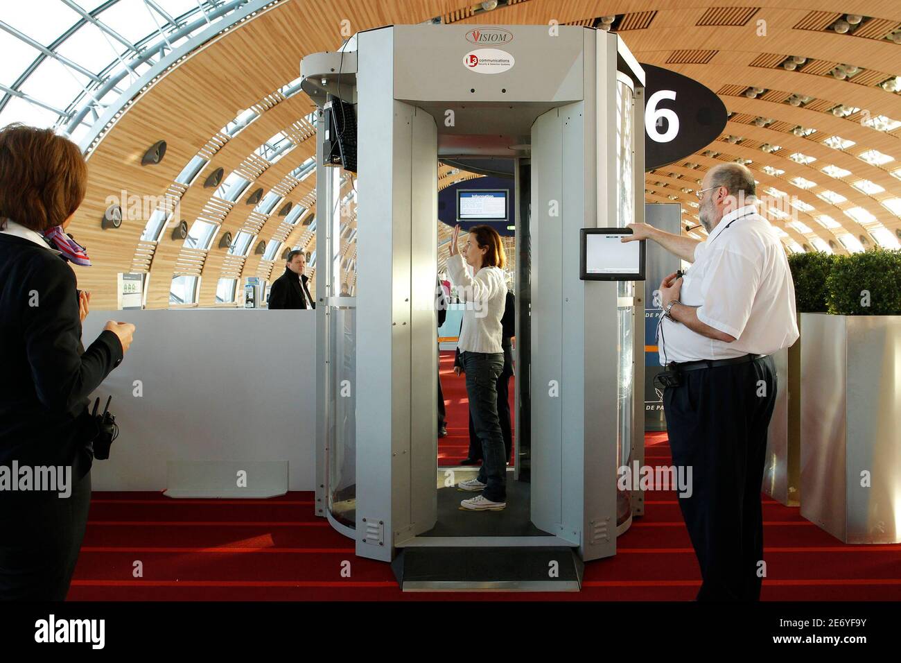 Body scanners airports hires stock photography and images Alamy