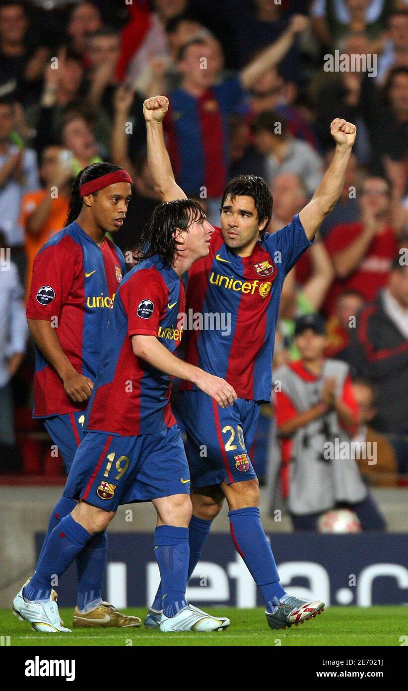 Barcelonas Deco Ronaldinho Leo Messi High Resolution Stock Photography and  Images - Alamy