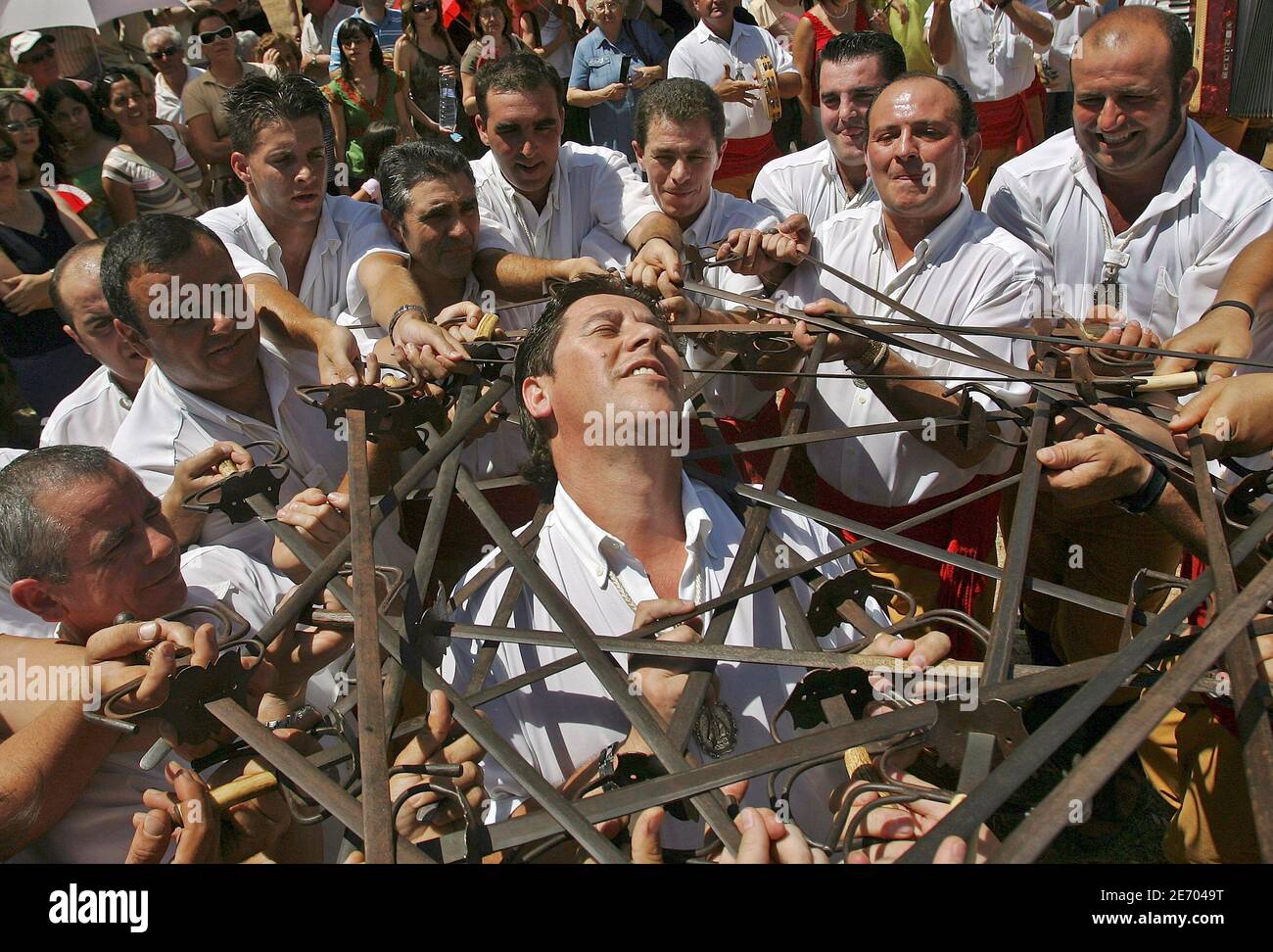 Danza de espadas hires stock photography and images Alamy