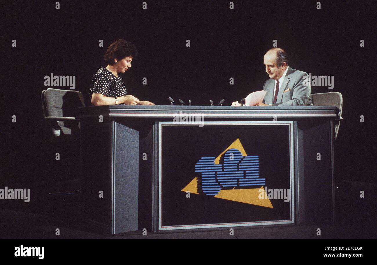 Francis Bouygues and TV presenter Anne Sinclair on the tapping of 'L' heure pour TF1 ' in Paris, France, on May 28, 1982. Photo by Patrick Durand/ABACAPRESS.COM Stock Photo