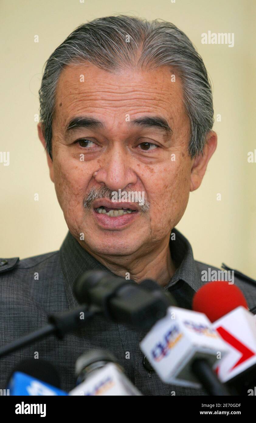 Abdullah Ahmad Badawi High Resolution Stock Photography And Images Alamy