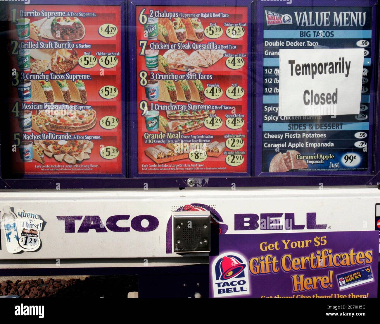 Taco bell menu hi-res stock photography and images - Alamy