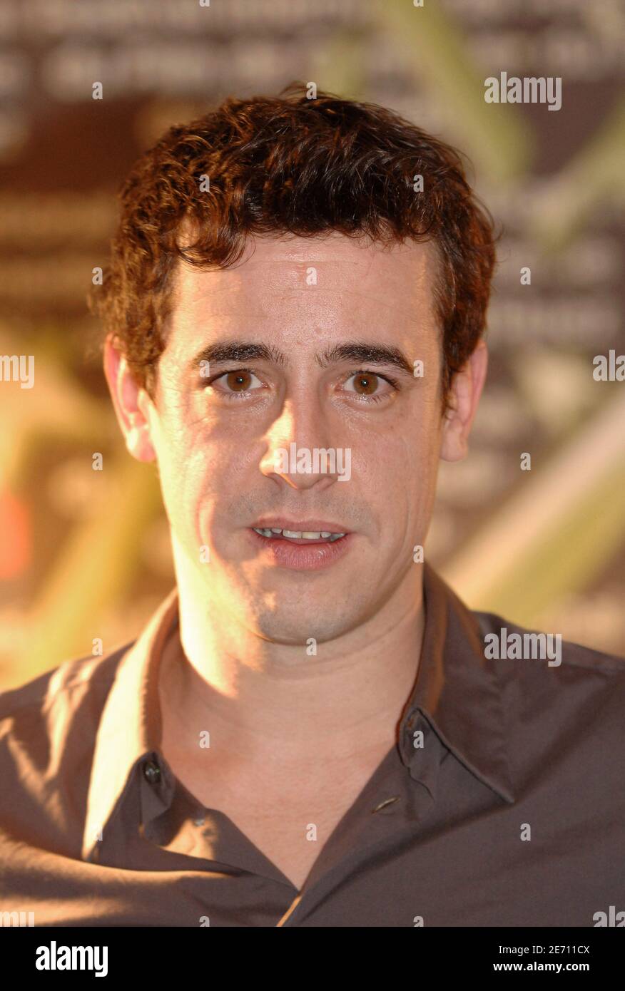French actor Karim Adda pose during the photocall at 'Surnombre' at the  10th International Comedy Film Festival in L'Alpe d'Huez, France, on  January 17, 2007. Photo by Guibbaud-Guignebourg/ABACAPRESS.COM Stock Photo  - Alamy