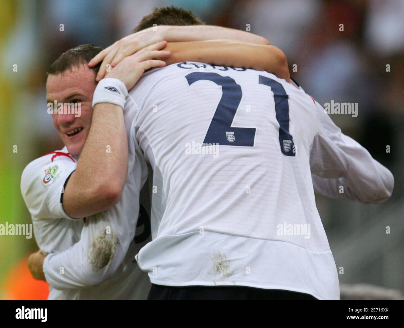 Peter crouch and wayne rooney hi-res stock photography and images - Alamy