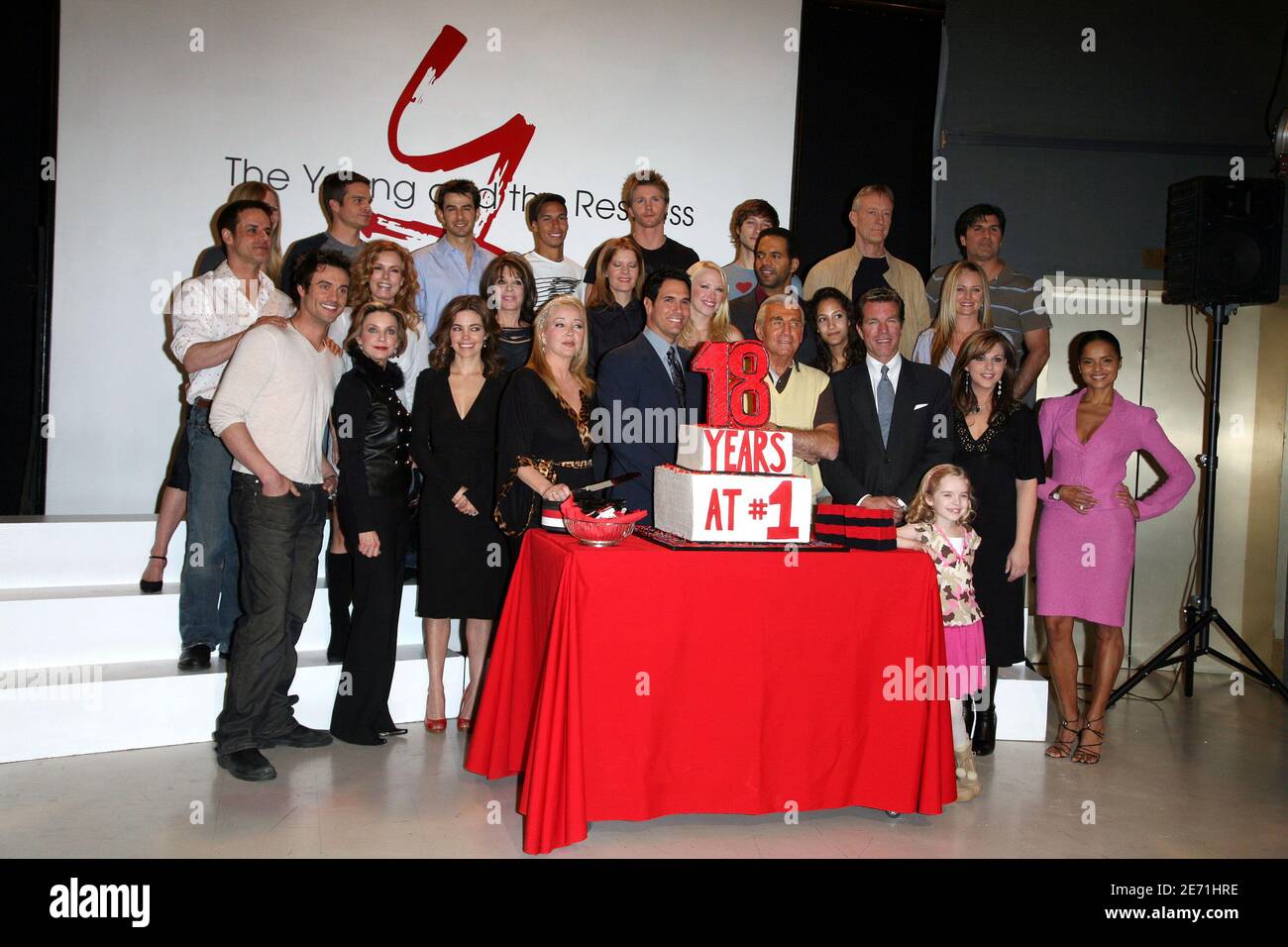 'All the cast of 'The young and the restless' celebrates 18 years on Number 1 on US TV on CBS ; Melody Thomas Scott, Lauralee Bell, Christian Leblanc, Tracey Bregman, Michelle Stafford, Kristoff St John, Ted Shackelford, Adrienne Frantz, Vincent Irizzari, Peter Bergman, Thad Luckinbill etc... In Los Angeles, CA, USA, on January 8, 2007. Photo by Denis Guignebourg/ABACAPRESS.COM' Stock Photo
