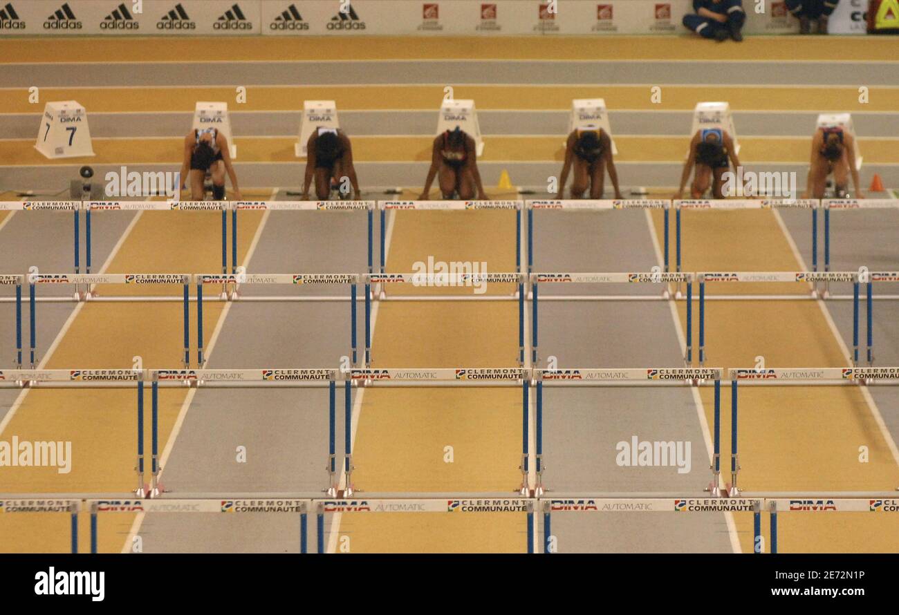 Start at the women's 60 meters hurdles during the French indor Track and  Field Championships, in Aubiere near Clermont-Ferrand, France, on February  18, 2007. Photo Guibbaud-Kempinaire/Cameleon/ABACAPRESS.COM Stock Photo -  Alamy