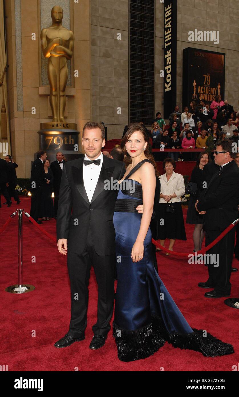 Peter Sarsgaard and Maggie Gyllenhaal arriving at the 79th Academy Awards held, at the Kodak Theater on Hollywood Boulevard in Los Angeles, CA, USA on February 25, 2007. Photo by Hahn-Khayat-Douliery/ABACAPRESS.COM Stock Photo