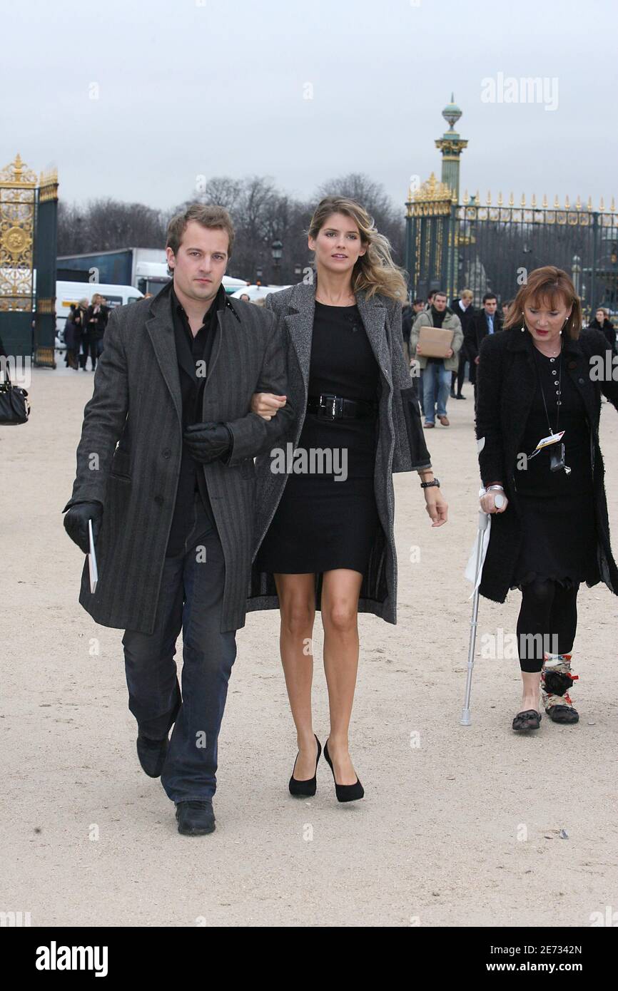 Celebs arrive at Christian Dior Spring-Summer 2007-2008 Ready-To-Wear Runway - Paris Stock Photo