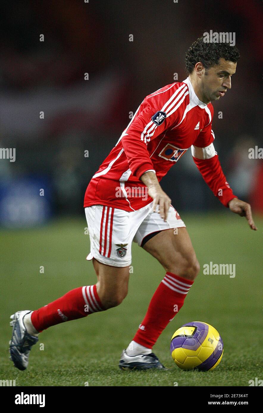 Benfica's Simao Sabrosa during the UEFA Cup second knockout round first leg game soccer match PSG vs Benfica, at the Parc des Princes stadium in Paris, France, on March 8, 2007. PSG won 2-1. Photo by Christian Liewig/ABACAPRESS.COM Stock Photo