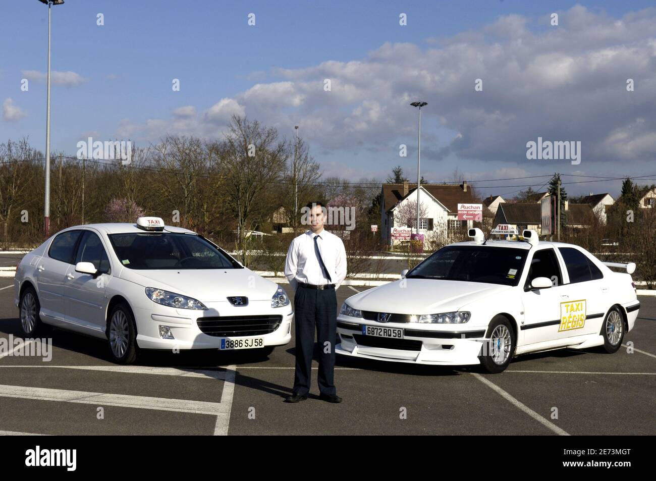 Peugeot 406 hi-res stock photography and images - Page 2 - Alamy