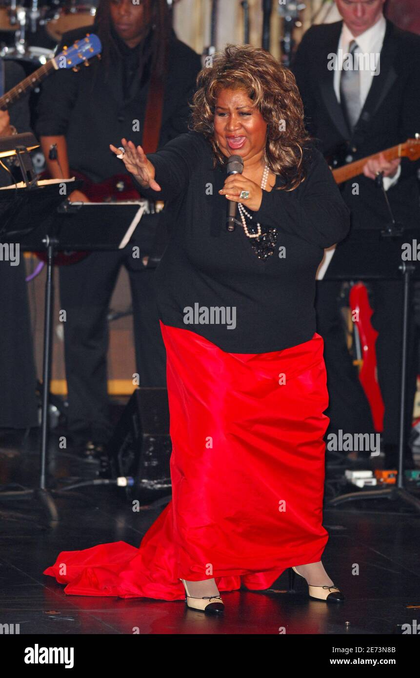 Singer Aretha Franklin performs onstage at the 22nd annual Rock And Roll Hall of Fame Induction Ceremony held at the Waldorf Astoria Hotel in New York City, NY, USA on March 12, 2007. Photo by Gregorio Binuya/ABACAPRESS.COM Stock Photo