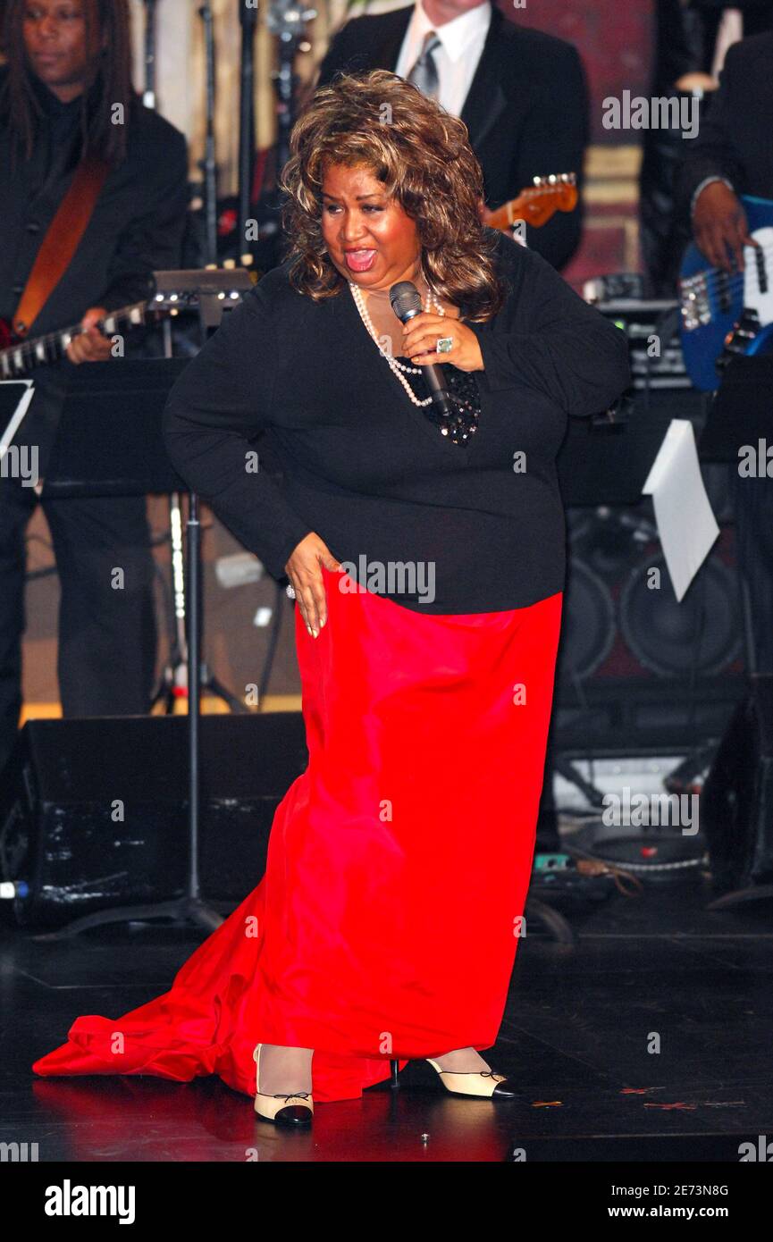 Singer Aretha Franklin performs onstage at the 22nd annual Rock And Roll Hall of Fame Induction Ceremony held at the Waldorf Astoria Hotel in New York City, NY, USA on March 12, 2007. Photo by Gregorio Binuya/ABACAPRESS.COM Stock Photo