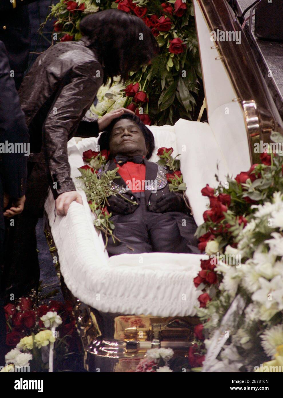 Michael Jackson Dead Body Photos In The Helicopter