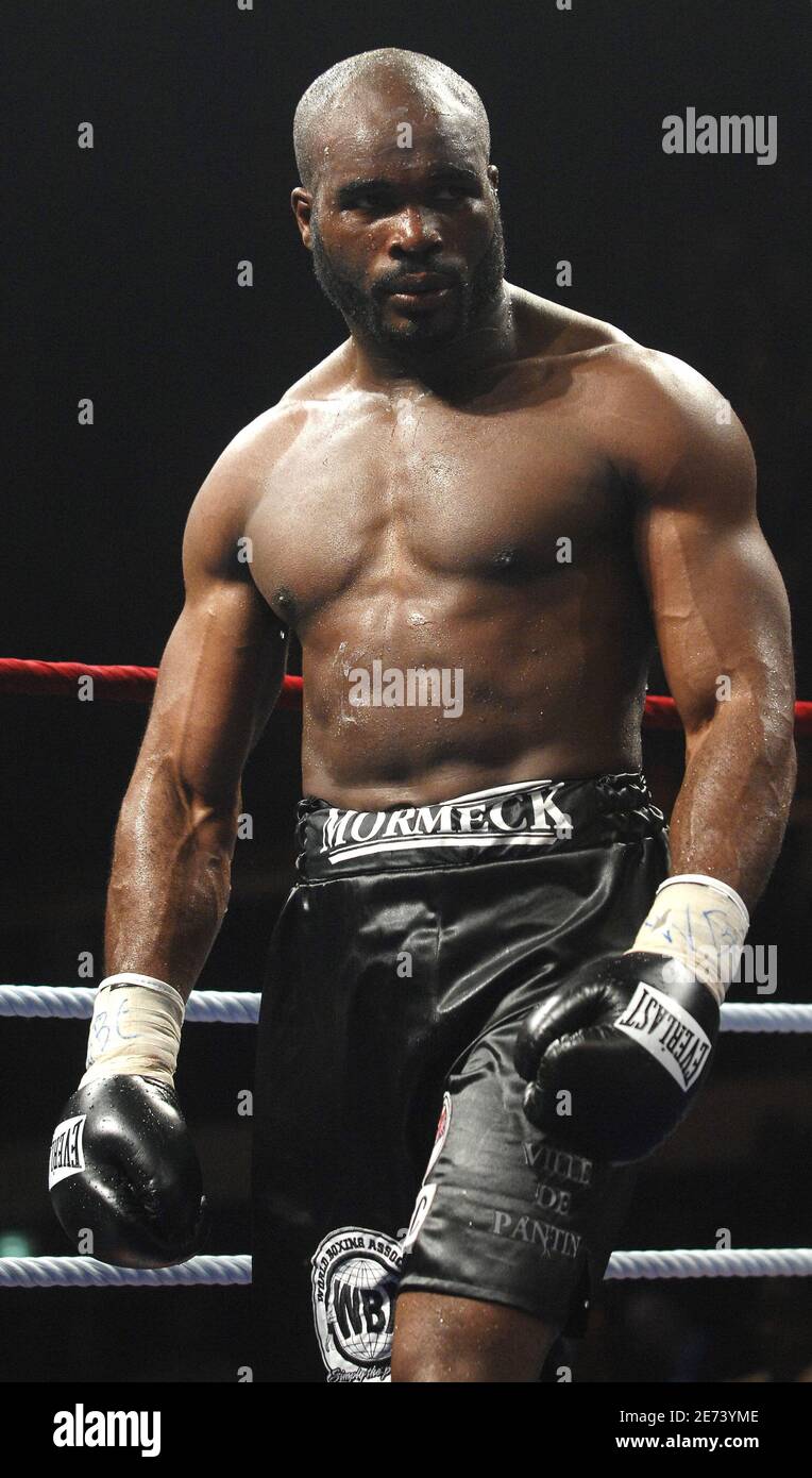 French boxer Jean-Marc Mormeck (R) and Jamaican-born IBF (International  Boxing Federation) champion O'Neil Bell, fight, during the WBA-WBC  cruiserweight championship in Levallois-Perret, near Paris, France, on  March 17, 2007. Jean-Marc Mormeck become