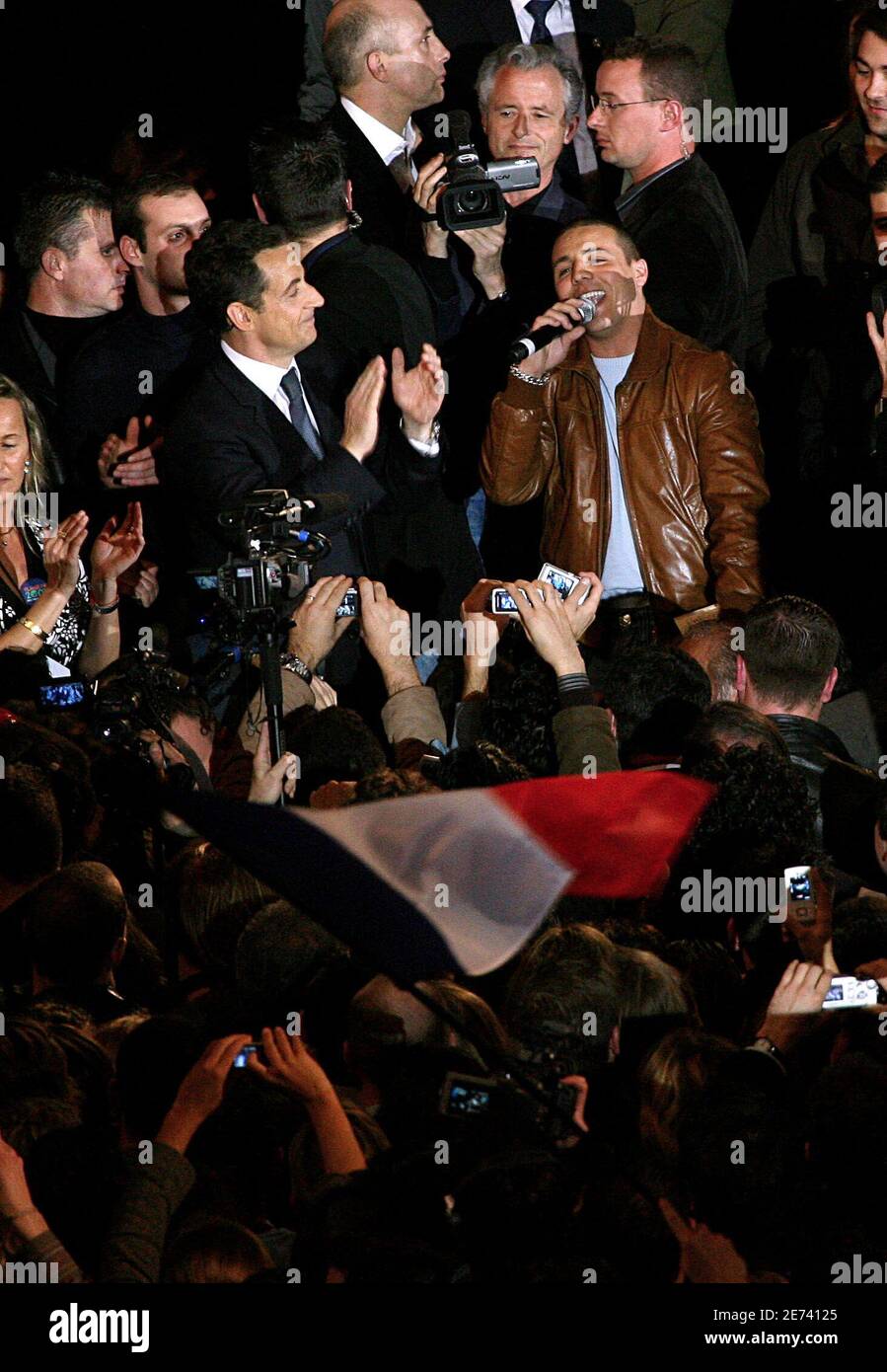 UMP presidential candidate Nicolas Sarkozy and singer Faudel pictured during a campaign meeting at Le Zenith in Paris, France, on March 18, 2007. Photo by Orban-Taamallah/ABACAPRESS.COM Stock Photo
