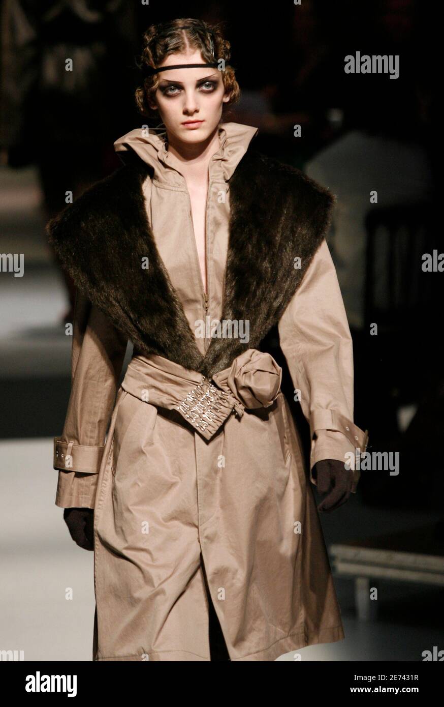 A Model Presents This Creation By Japanese Designer Akira Onozuka For The Zucca Autumn Winter 2007 2008 Ready To Wear Fashion Collection In Paris March 1 2007 Reuters Pascal Rossignol France Stock Photo Alamy A Model Presents This Creation By Japanese Designer Akira Onozuka For The Zucca Autumn Winter 2007 2008 Ready To Wear Fashion Collection In Paris March 1 2007 Reuters Pascal Rossignol France Stock Photo Alamy