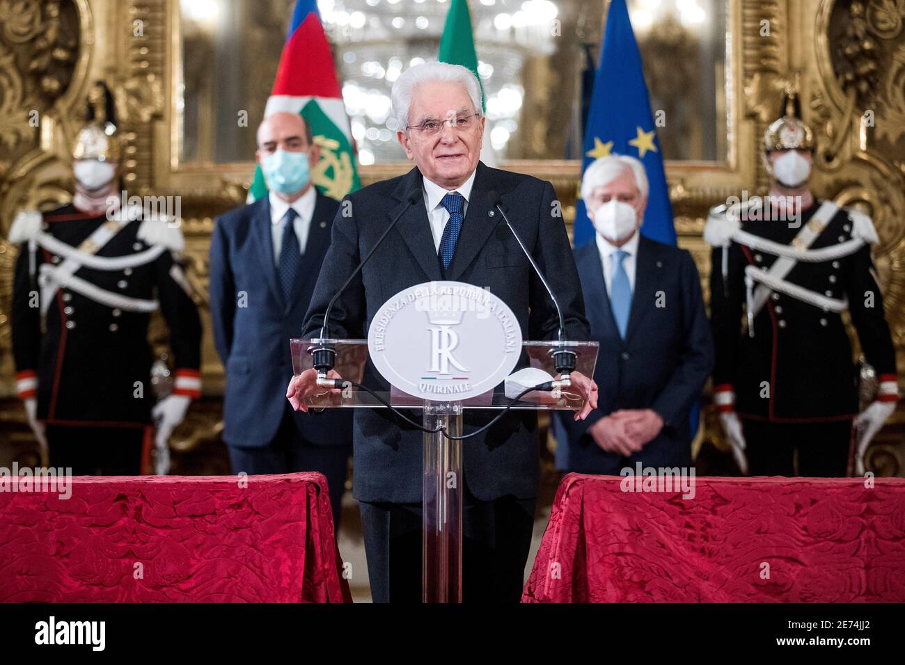 Rome, Italy. 29th Jan 2021. (210129) -- ROME, Jan. 29, 2021 (Xinhua) -- Italian President Sergio Mattarella (C) speaks to the media at the Quirinale Palace in Rome, Italy, on Jan. 29, 2021. Italian President Sergio Mattarella has given House Speaker Roberto Fico an exploratory mandate to verify whether the same governing majority that existed before Prime Minister Giuseppe Conte resigned on Jan. 26 is still workable. (Pool via Xinhua) Credit: Xinhua/Alamy Live News Stock Photo