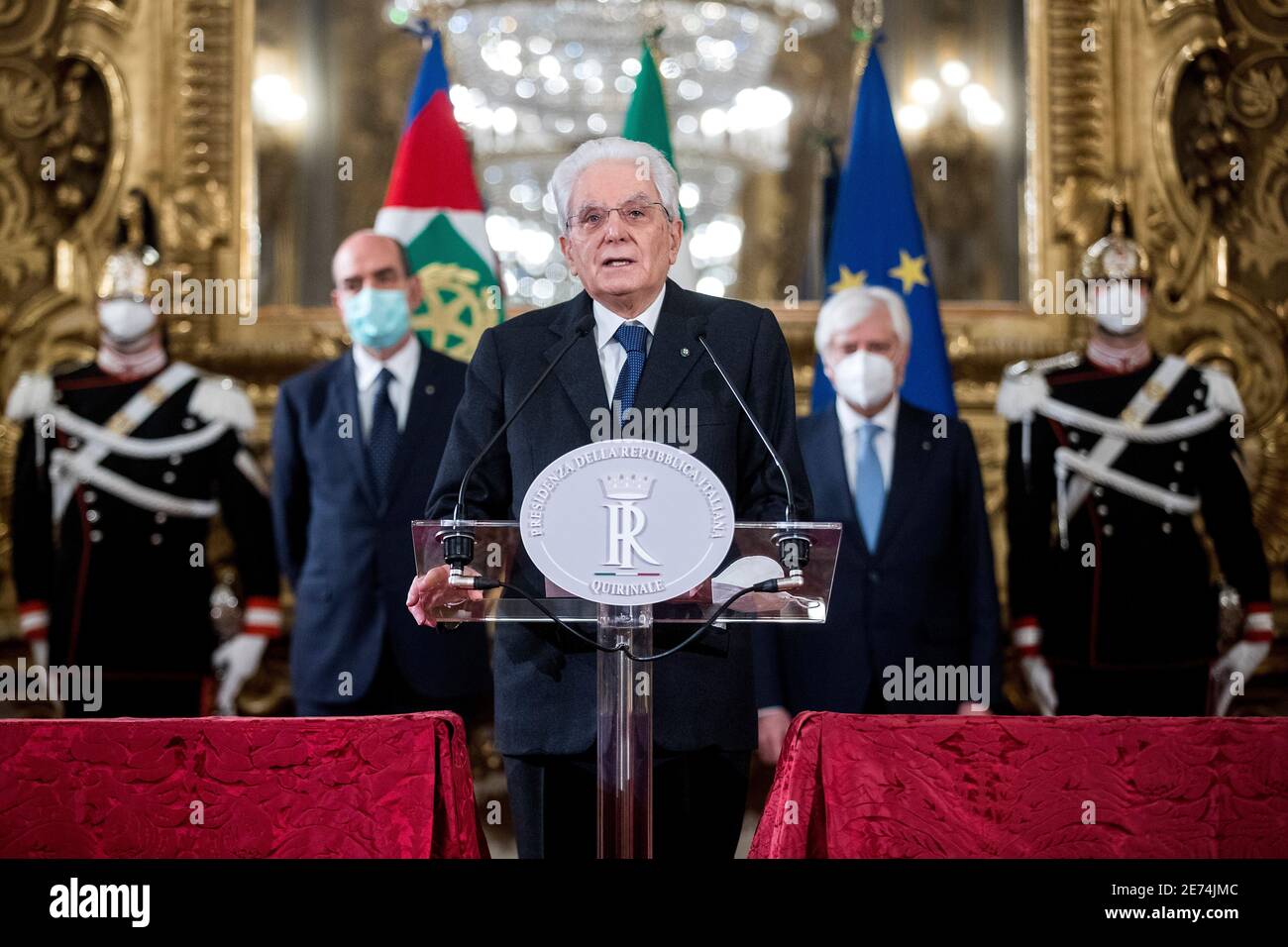 Rome, Italy. 29th Jan 2021. (210129) -- ROME, Jan. 29, 2021 (Xinhua) -- Italian President Sergio Mattarella (C) speaks to the media at the Quirinale Palace in Rome, Italy, on Jan. 29, 2021. Italian President Sergio Mattarella has given House Speaker Roberto Fico an exploratory mandate to verify whether the same governing majority that existed before Prime Minister Giuseppe Conte resigned on Jan. 26 is still workable. (Pool via Xinhua) Credit: Xinhua/Alamy Live News Stock Photo