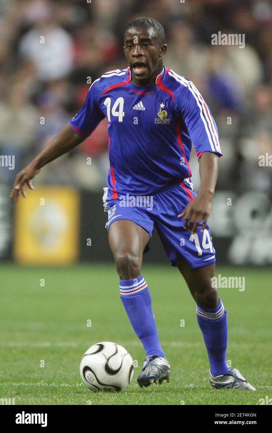 France's Rio Antonio Mavuba in action during the international friendly match, France vs Austria at the Stade de France, in Saint-Denis, near Paris on March 28, 2007. France won 1-0. Photo by Mehdi Taamallah/Cameleon/ABACAPRESS.COM Stock Photo