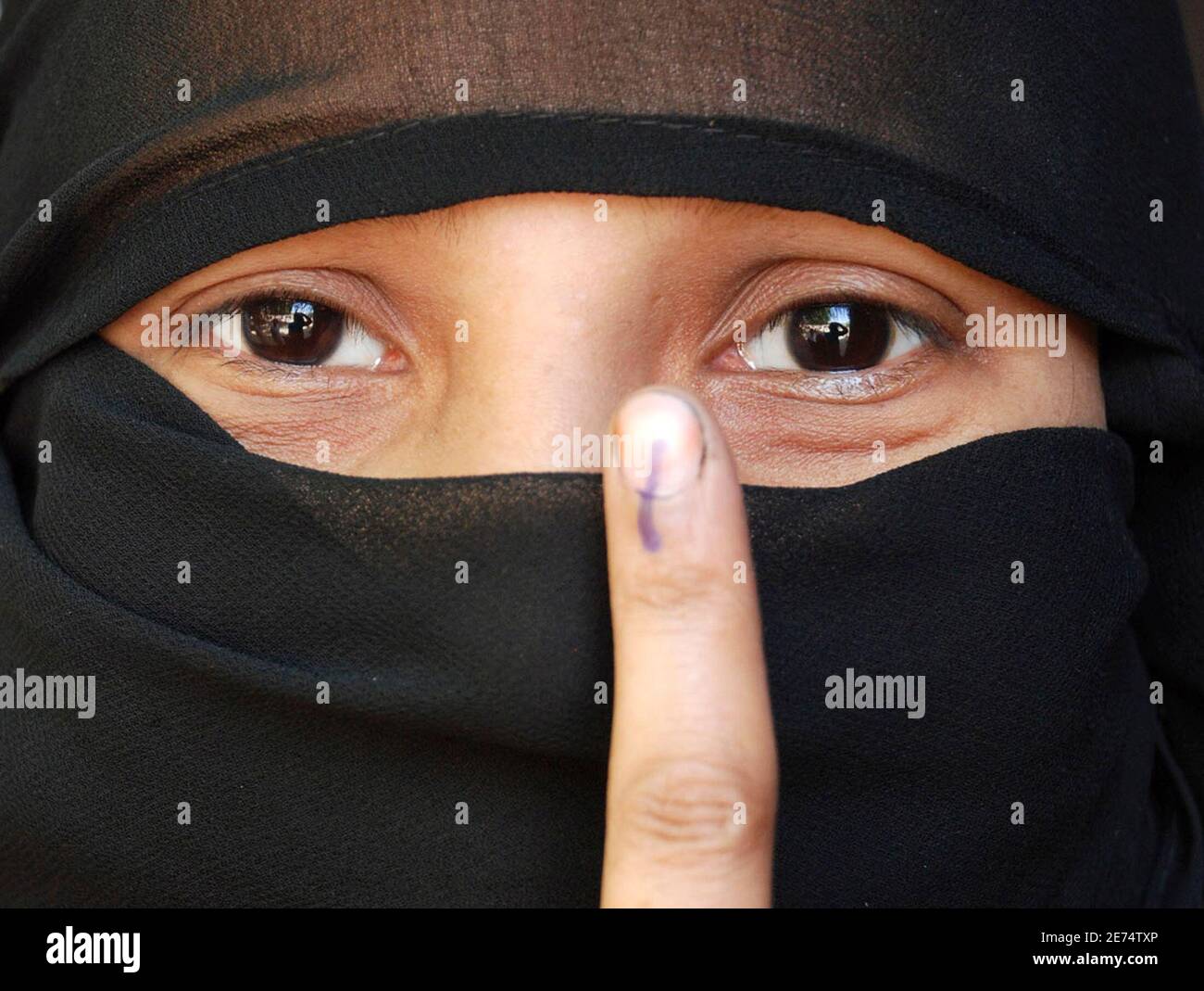 Ballot ink finger voter hi-res stock photography and images - Alamy