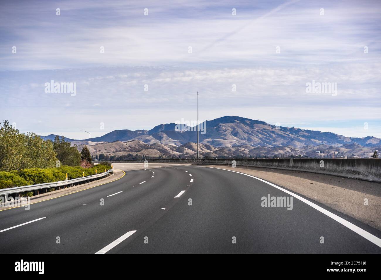 Empty freeway lanes hi-res stock photography and images - Alamy