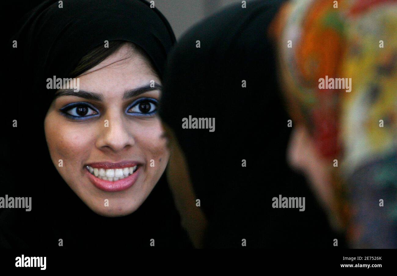 Abu dhabi university student hi-res stock photography and images - Alamy