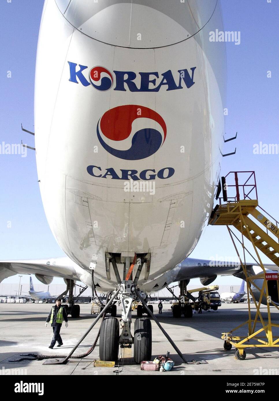 Korean air cargo plane hires stock photography and images Alamy