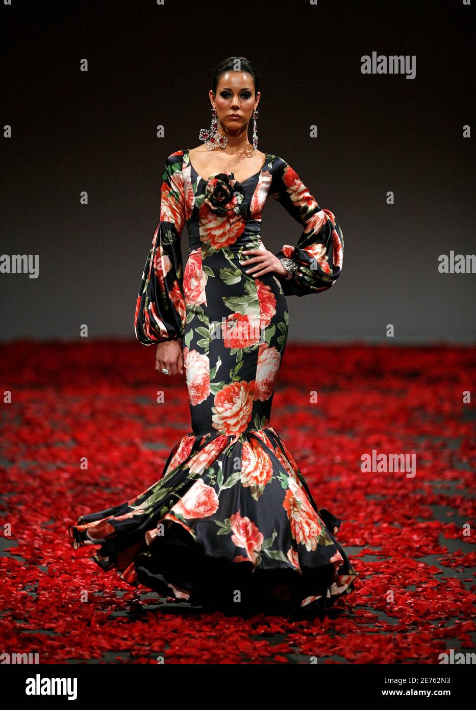 A model presents a creation from Vicky Martin Berrocal during the  International Flamenco Fashion Show in Seville January 31, 2008. The show  will run until February 3. REUTERS/Marcelo del Pozo (SPAIN Stock