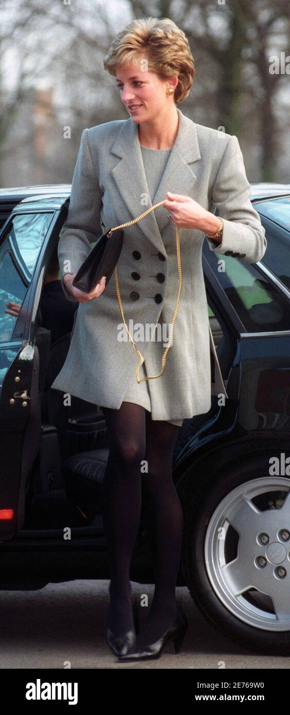 Diana, Princess of Wales arrives at Hyde Park Police Station to meet two men helped her save the life of a drowning tramp last year, in London January 12, 1995 . Diana presented awards to Finnish music studant Kari Kotila and Royal Parks Policeman Derek Caldwell at a private ceremony. REUTERS/KEVIN COOMBS  (BRITAIN - Tags: SOCIETY ROYALS) Stock Photo