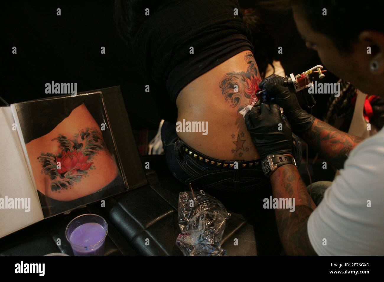 Tattoo Girl Convention High Resolution Stock Photography And Images Alamy