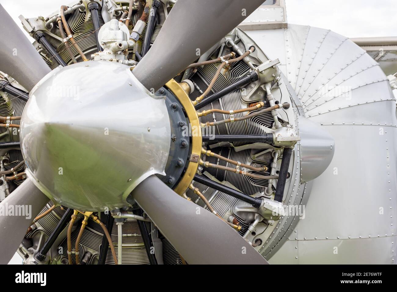 18cylinder aircooled radial aircraft engine Stock Photo Alamy