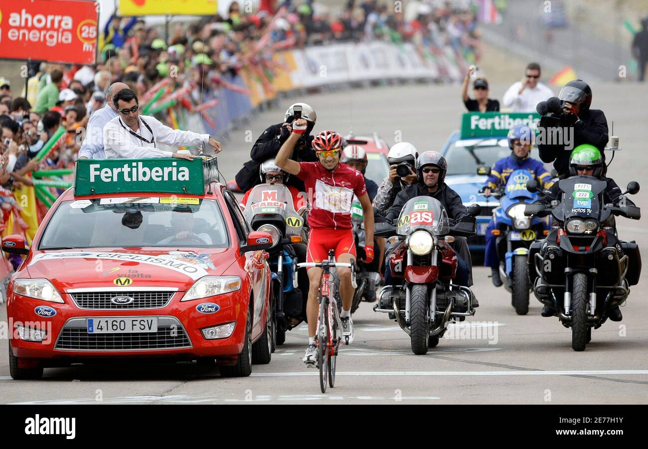 Cofidis rider David Moncoutie of France wins the 13th stage of the Tour of  Spain "La Vuelta" cycling race between Berja and Sierra Nevada, September  12, 2009. REUTERS/Miguel Vidal (SPAIN SPORT CYCLING