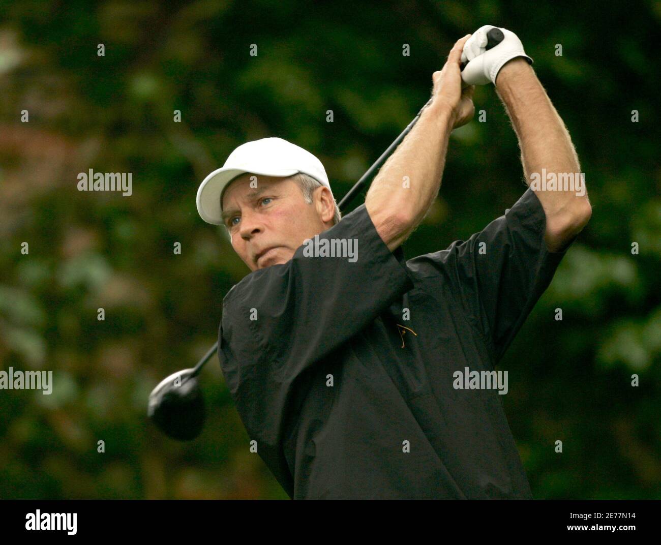 Ben Crenshaw of the U.S. tees off on the second hole during third round play in the 2006 Masters golf tournament at the Augusta National Golf Club in Augusta, Georgia, April 8, 2006. Crenshaw scored a double-bogey seven on the hole.     REUTERS/Mike Blake Stock Photo
