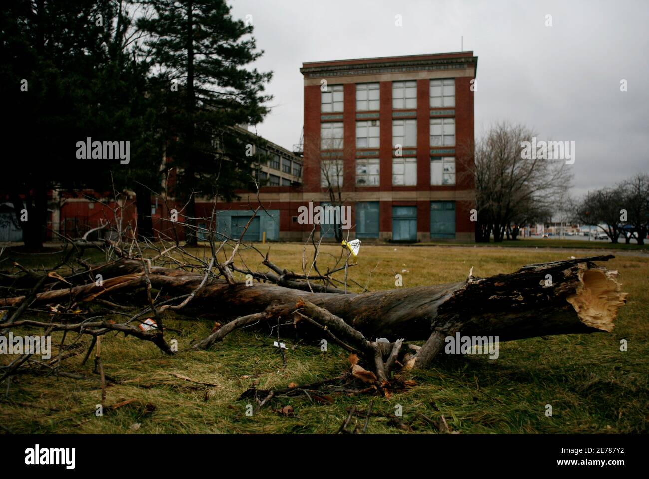 Henry ford factory line hi-res stock photography and images - Alamy