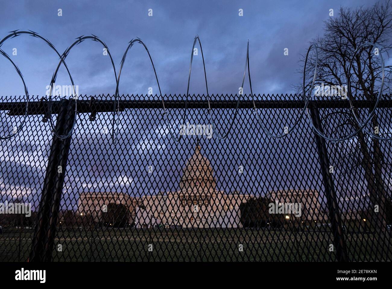 Scalable fencing hires stock photography and images Alamy