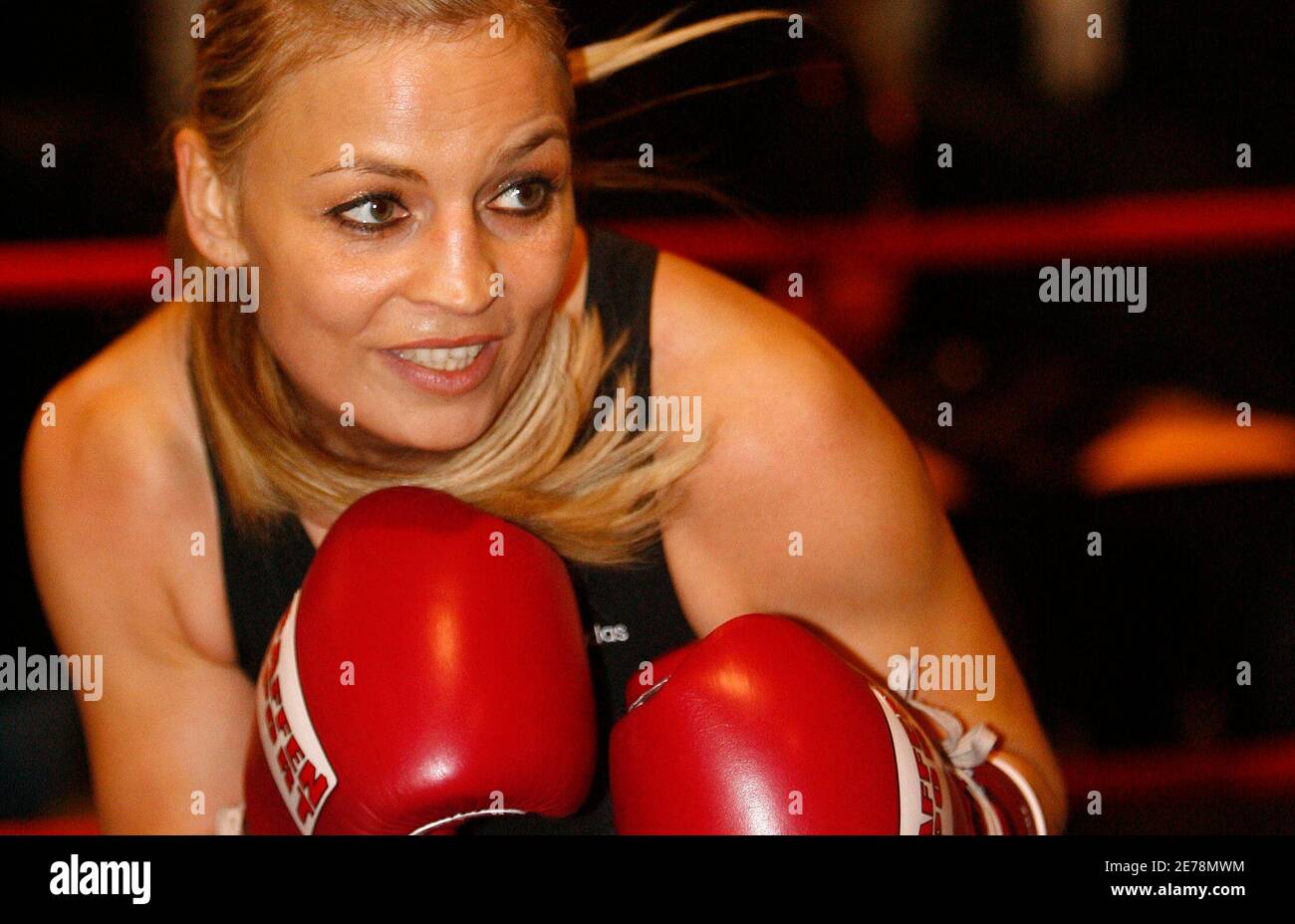 Regina halmich boxing