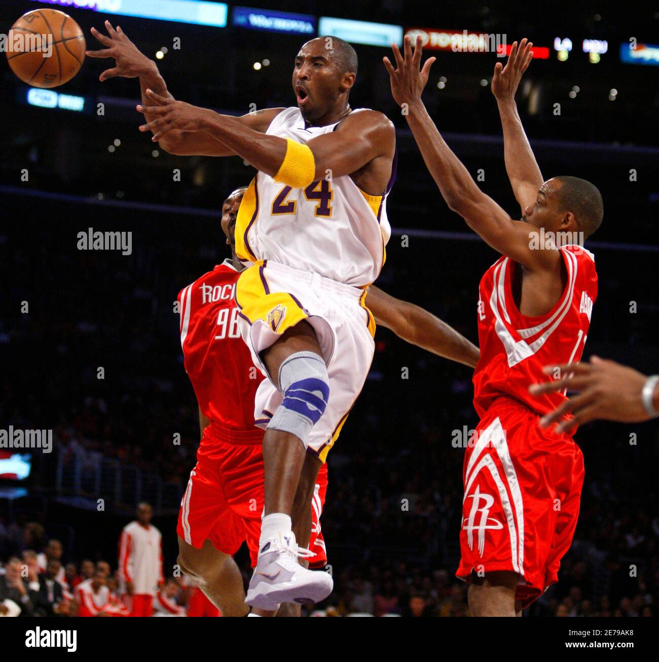 Ron artest kobe bryant hi-res stock photography and images - Alamy