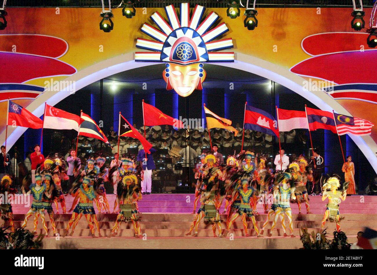 performers-unveil-the-flags-of-participating-countries-at-the-opening-ceremonies-of-the-southeast-asian-sea-games-in-manila-philippines-november-27-2005-the-regional-games-which-hosts-11-countries-goes-through
