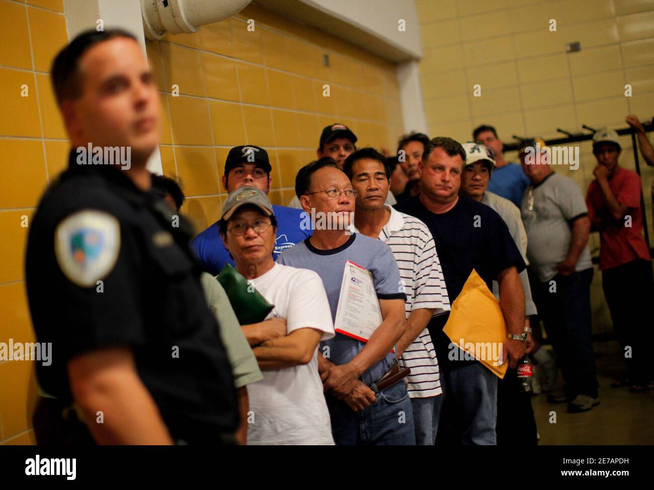 How does deepwater drilling work hires stock photography and images