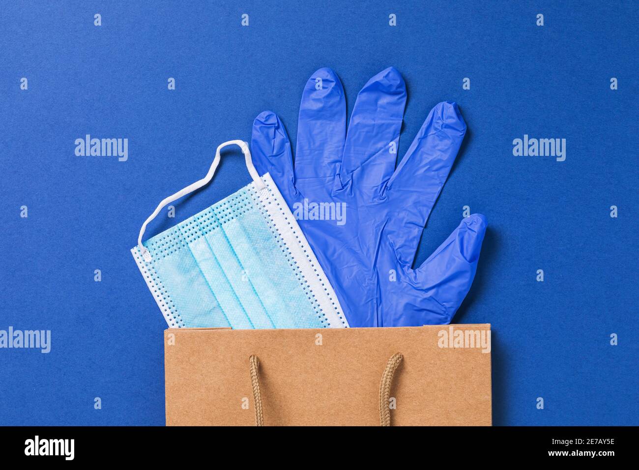 Paper bag mask hi-res stock photography and images - Alamy