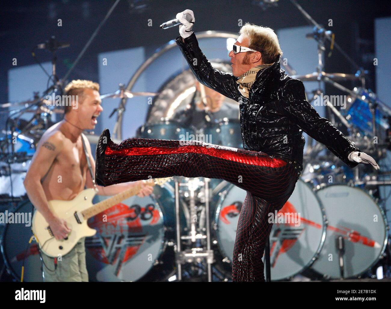 David Lee Roth (R) and Eddie Van Halen of Van Halen perform at Tiger Jam XI in Las Vegas April 19, 2008. Tiger Jam, an AT&T sponsored event, is a fundraiser for the Tiger Woods Foundation which funds a variety of youth programs.  REUTERS/Mario Anzuoni   (UNITED STATES) Stock Photo